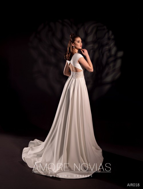 https://amore-novias.com/images/stories/virtuemart/product/AIR018       (3).jpg